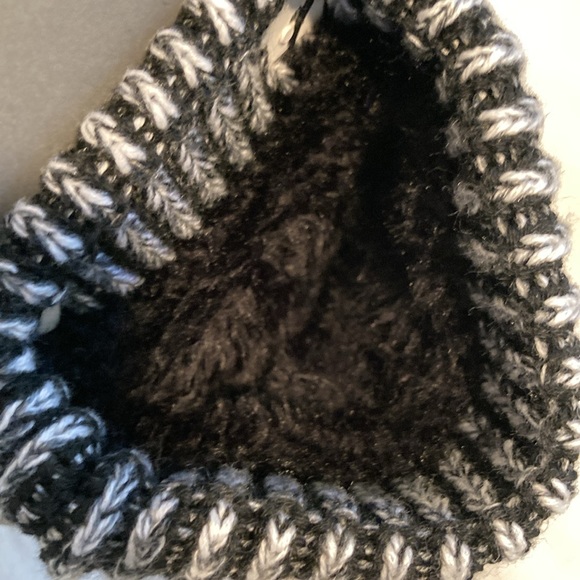 Soybu beanie pom pom & Mittens plush lining M/L - Picture 8 of 15